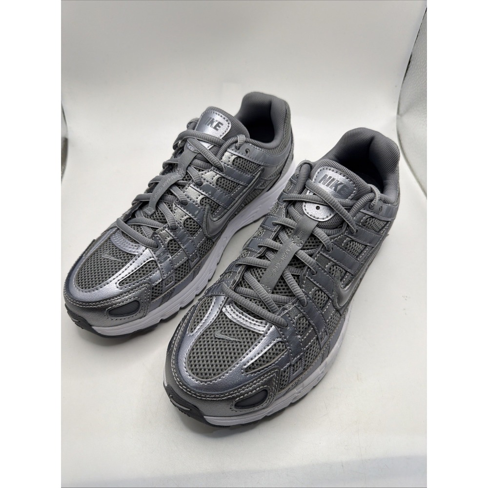 Nike Youth P-6000 Grade-School Metallic Cool Grey. Size‎ 5.5 Youth. New